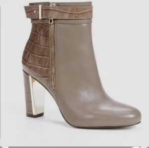 Ann Taylor Brown Heeled Boots with Croc Texture size 7